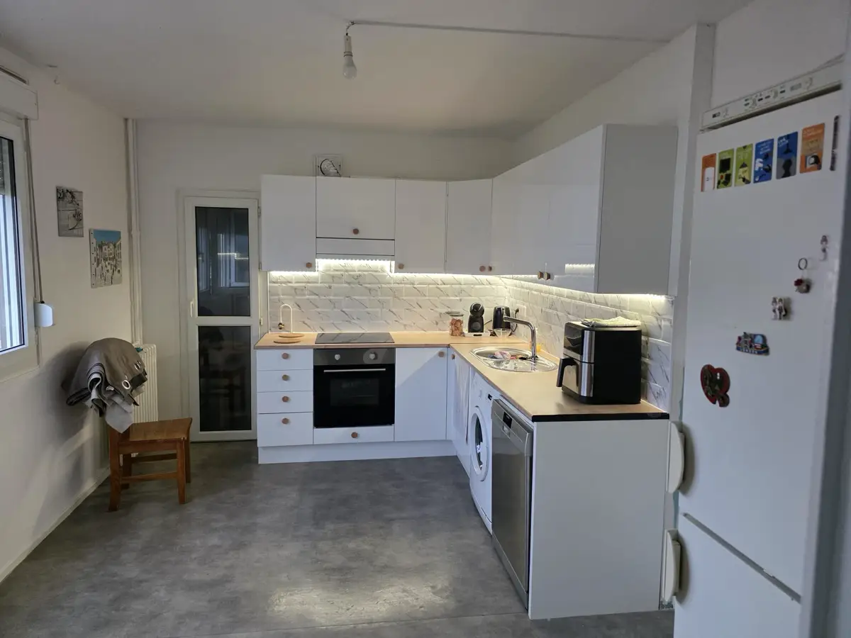 Réalisation de Arsen Gradeci